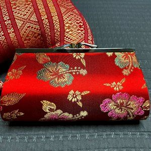 NWOT Asian inspired red clutch